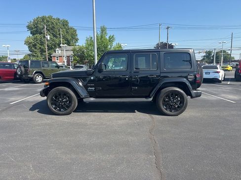 Used 2023 Jeep Wrangler Unlimited Sahara w/ Dual Top Group AWD/4WD image 2