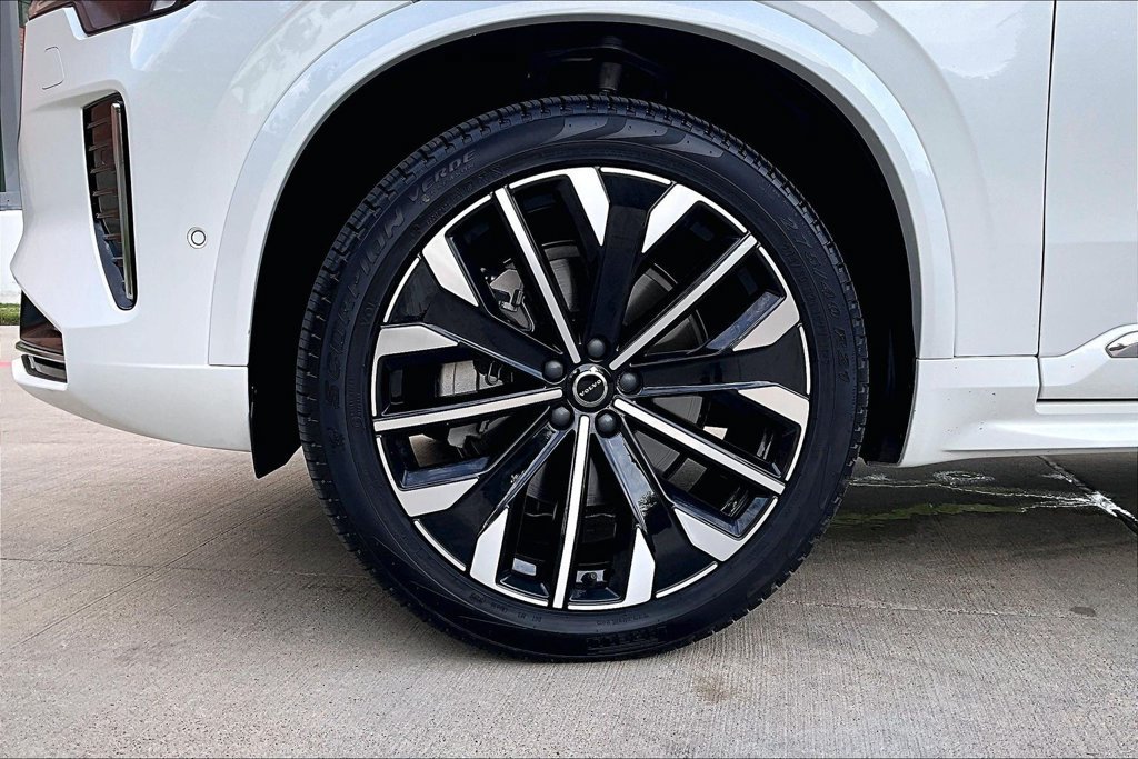 Used 2026 Volvo XC90 B6 Plus AWD/4WD image 11