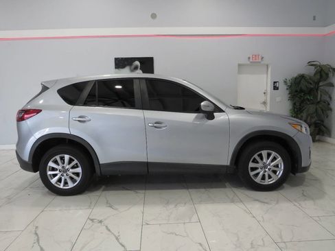 Used 2016 MAZDA CX-5 Touring FWD image 2