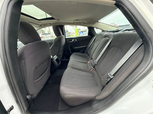 Used 2015 Chrysler 200 Limited w/ Convenience Group FWD image 13