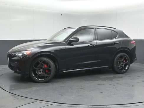 New 2026 Alfa Romeo Stelvio Sprint w/ Convenience Package image 4