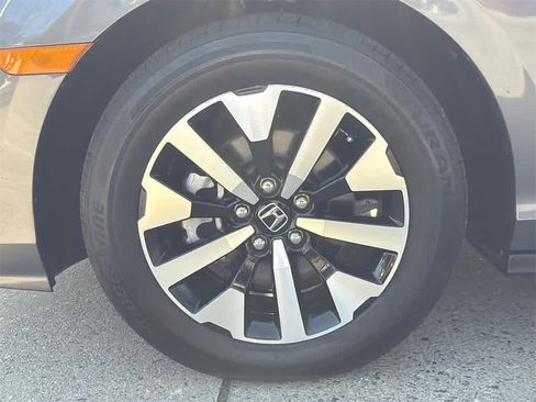 Used 2025 Honda Odyssey EX-L image 9