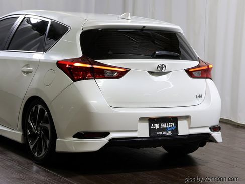 Used 2017 Toyota Corolla iM image 5