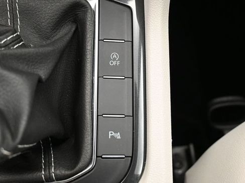 Used 2023 Volkswagen Tiguan SE R-Line FWD image 25
