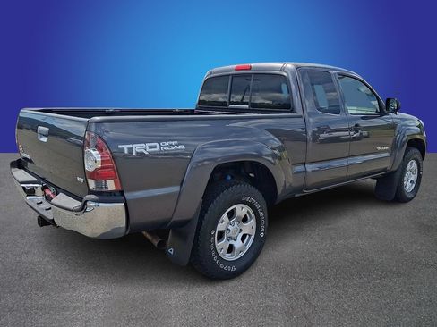 Used 2013 Toyota Tacoma 4x4 Access Cab V6 w/ TRD Off-Road Pkg image 4