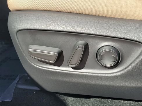 Used 2025 Toyota RAV4 XLE w/ Convenience Package image 20