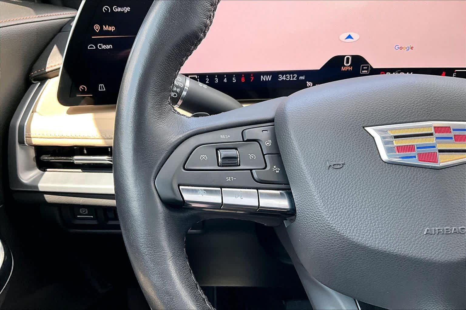 Used 2024 Cadillac XT4 Luxury w/ Cold Weather Package FWD image 24
