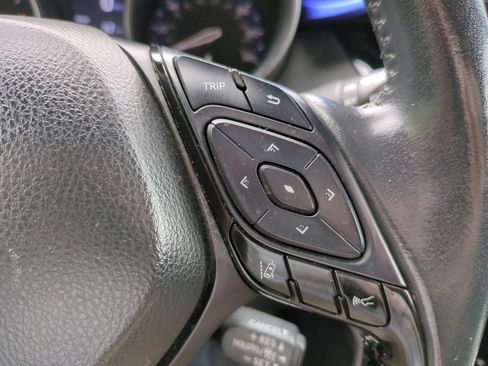 Used 2021 Toyota C-HR XLE FWD image 24