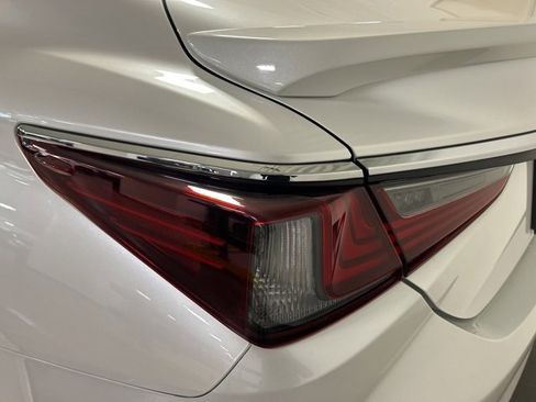 Used 2020 Lexus ES 350 w/ Premium Package image 31