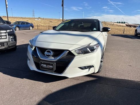 Used 2017 Nissan Maxima Platinum image 4