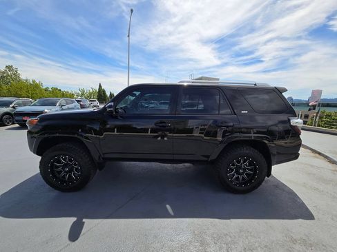 Used 2018 Toyota 4Runner SR5 Premium AWD/4WD image 7