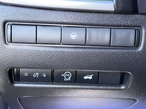 Used 2023 Nissan Rogue SL AWD/4WD image 25