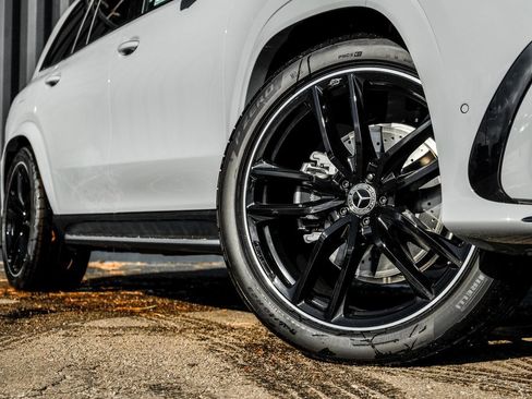 New 2026 Mercedes-Benz GLS 580 4MATIC image 7