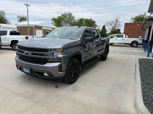 Used 2021 Chevrolet Silverado 1500 RST AWD/4WD image 3
