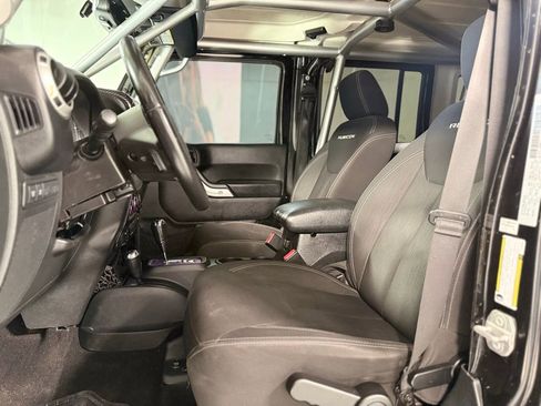 Used 2016 Jeep Wrangler Unlimited Rubicon w/ Connectivity Group image 16