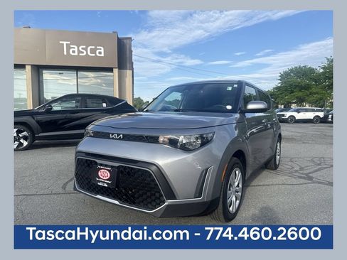 Used 2023 Kia Soul LX FWD image 1