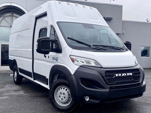 Used 2024 RAM ProMaster 3500 FWD image 2