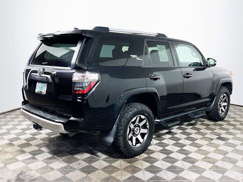 Certified 2018 Toyota 4Runner TRD Off-Road Premium AWD/4WD image 8