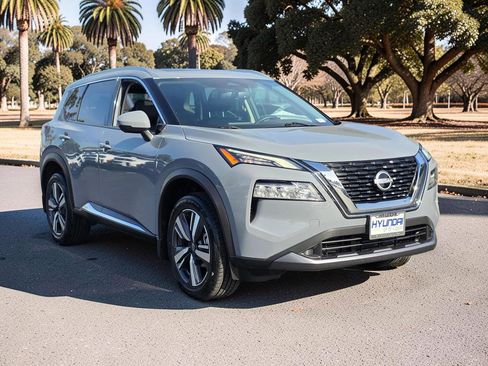 Used 2023 Nissan Rogue SL FWD image 4
