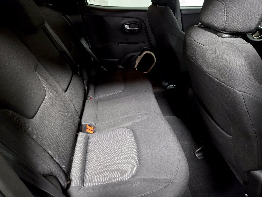 Used 2016 Jeep Renegade Latitude AWD/4WD image 45