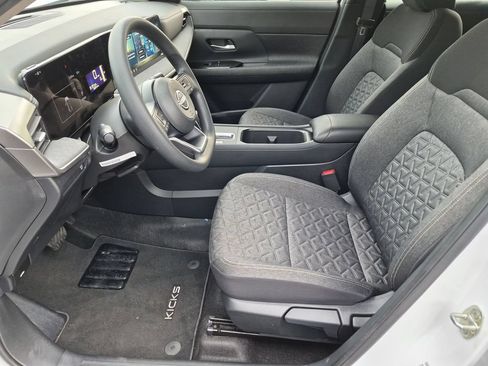 Used 2026 Nissan Kicks SV FWD image 11