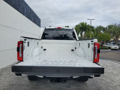 Used 2025 Ford F250 Platinum image 10