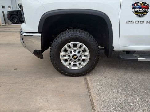 Used 2025 Chevrolet Silverado 2500 LT w/ Convenience Package AWD/4WD image 27
