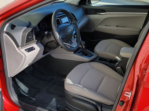 Used 2019 Hyundai Elantra SE image 15