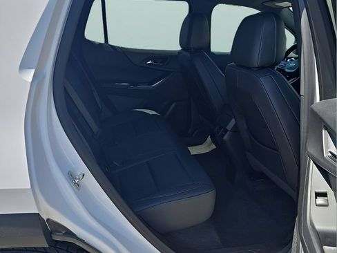 Used 2025 Chevrolet Equinox LT w/ Convenience Package II FWD image 17