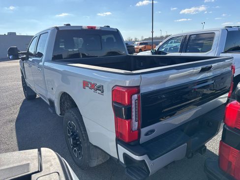 Used 2025 Ford F250 Platinum image 2