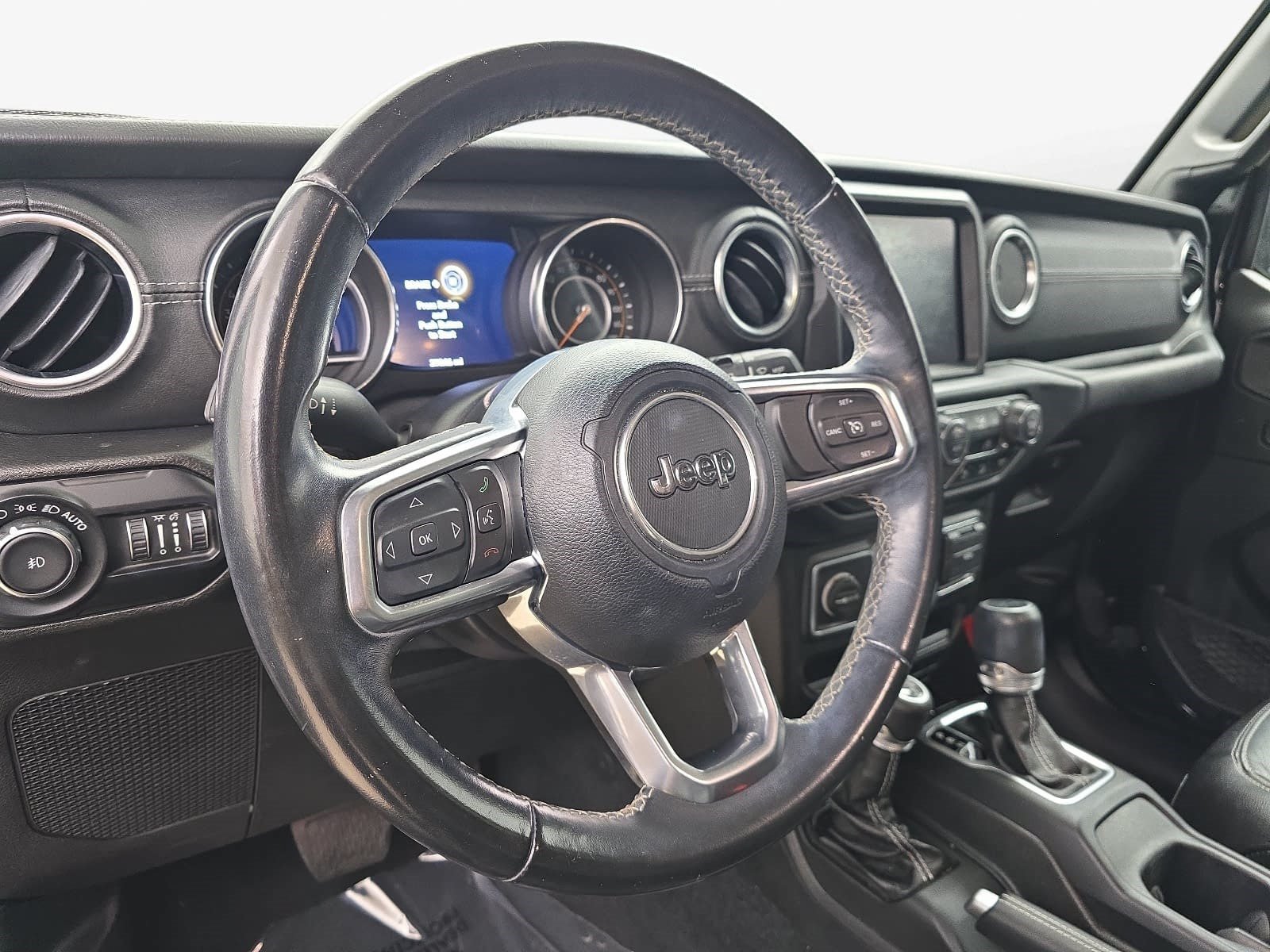 Used 2019 Jeep Wrangler Unlimited Sahara AWD/4WD image 12