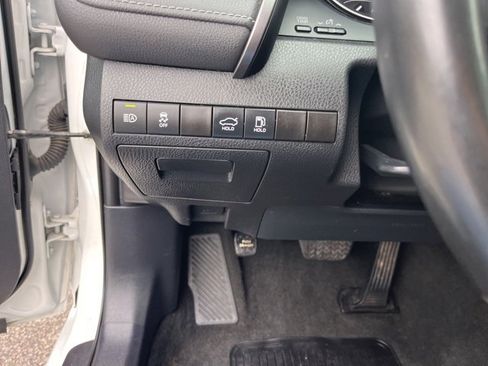 Used 2023 Toyota Camry SE image 28