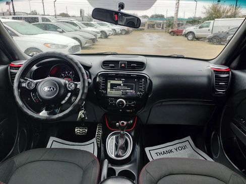 Used 2015 Kia Soul + image 33