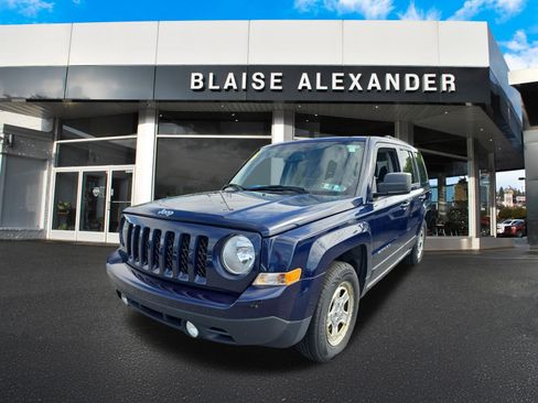 Used 2016 Jeep Patriot Sport w/ Power Value Group FWD image 8