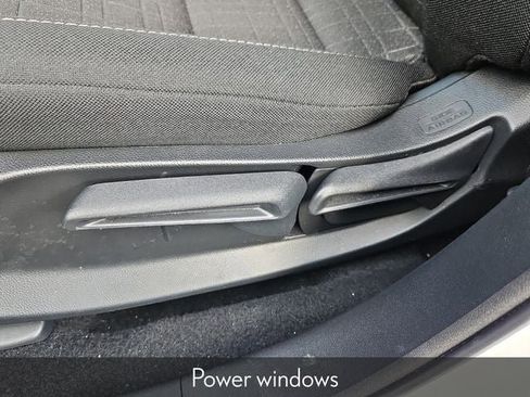 Certified 2025 Honda HR-V LX image 19