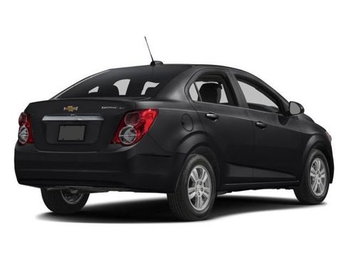 Used 2016 Chevrolet Sonic LT w/ Driver Confidence Package FWD image 2