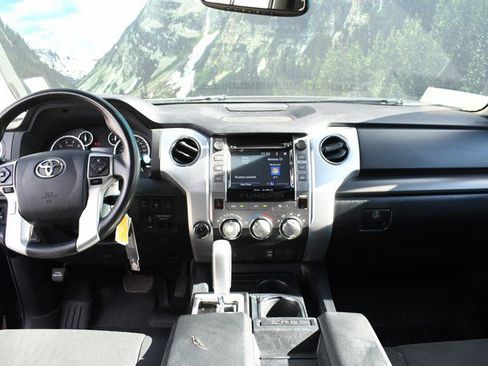 Used 2017 Toyota Tundra SR5 image 18