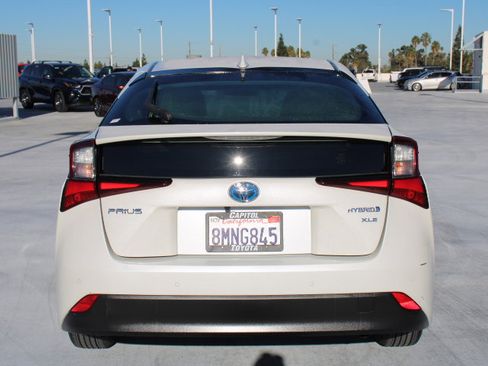Used 2019 Toyota Prius XLE image 4
