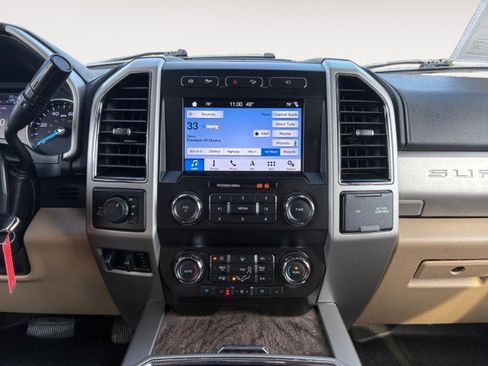 Used 2019 Ford F350 Lariat image 13