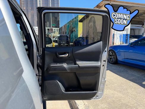 Used 2017 Toyota Tacoma TRD Sport RWD image 12