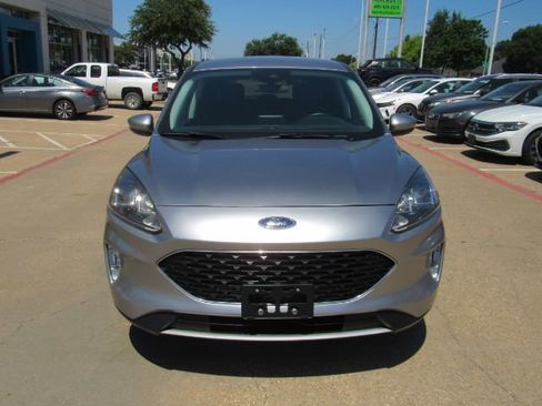 Used 2022 Ford Escape SEL image 2