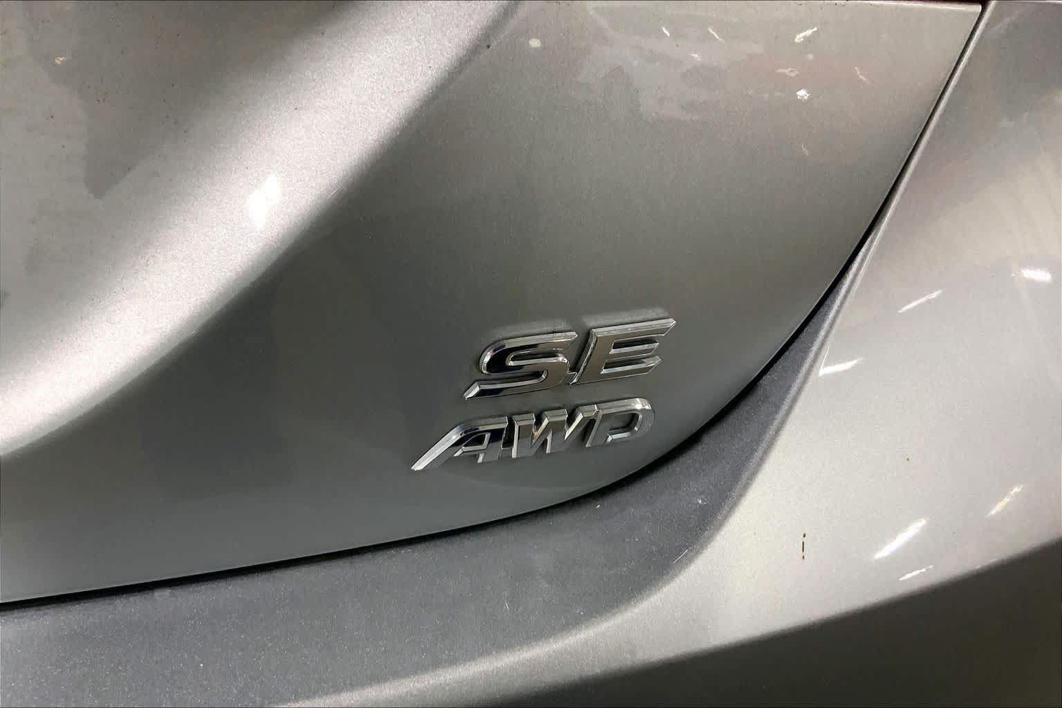 Used 2024 Toyota Camry SE w/ Cold Weather Package AWD/4WD image 10
