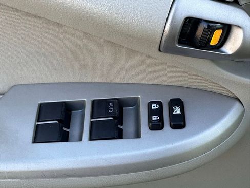 Used 2011 Toyota Corolla LE image 22