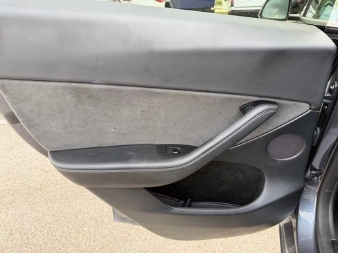 Used 2023 Tesla Model Y Long Range AWD/4WD image 20
