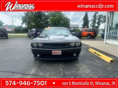 Used 2014 Dodge Challenger R/T RWD image 2