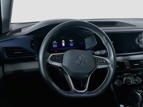 Used 2023 Volkswagen Taos SE w/ Panoramic Sunroof Package FWD image 18