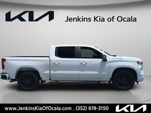 Used 2025 Chevrolet Silverado 1500 RST w/ Convenience Package II RWD image 2