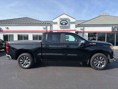 Used 2025 Chevrolet Silverado 1500 LT image 10