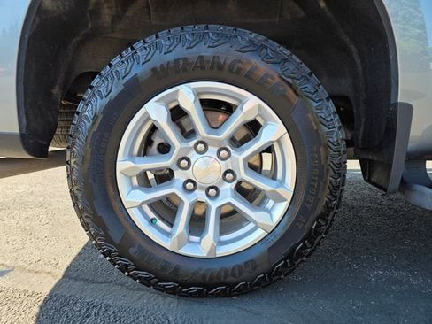 Used 2023 Chevrolet Silverado 1500 LT w/ Protection Package AWD/4WD image 9
