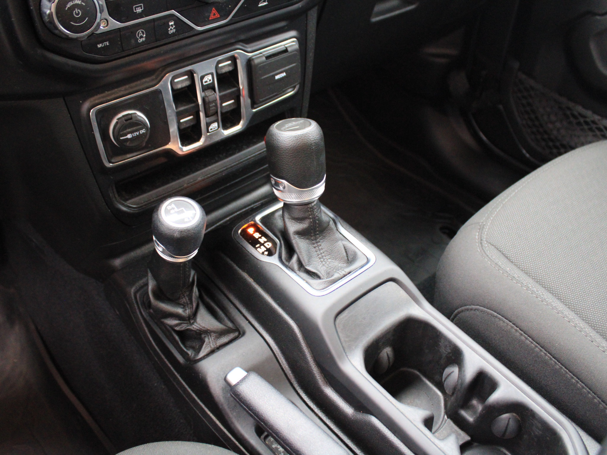 Used 2022 Jeep Gladiator Sport AWD/4WD image 22